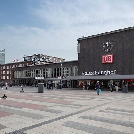 - Cozy Apartment In The Heart Of Duisburg With New York Design & Betten & Sofa - 5 Mins Central Station Hbf - Big Tv & Wifi -- Esterno foto